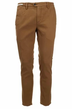 Pantalone chino cotone armaturato stretch.