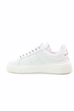Sneaker in pelle liscia con logo in contrasto Richmond